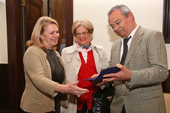 Uniseti – Universidade Sénior de Setúbal Entrega distinção à presidente da Câmara