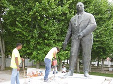 A(nota) mentos Assembleia Municipal do Barreiro – a estátua Alfredo da Silva O Barreiro entre o passado e o futuro