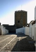 Museu de Arqueologia e Etnografia do Distrito de Setúbal Visita cultural «Paisagens megalíticas a partir da vila medieval de Monsaraz»