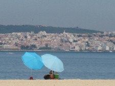 As Praias do Barreiro Espaços amplos para descansar e sentir a paisagem