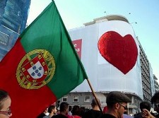 Inferências «EU TENHO UM SONHO: QUERO SER FELIZ EM PORTUGAL!»