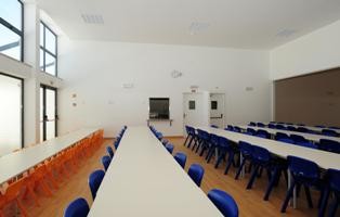 Maior escola do concelho de Almada é inaugurada hoje Escola Básica da Charneca de Caparica tem capacidade para 350 alunos