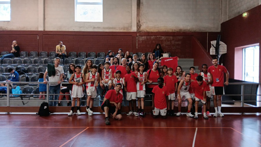 BARREIRO - I Torneio Internacional de Mini -Basquete da Maia SUB12 FC Barreirense venceu torneio só com vitórias