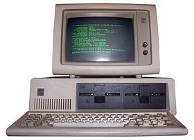 Efemérides - Dia 12 de Agosto 1981 - IBM lança o seu primeiro computador pessoal