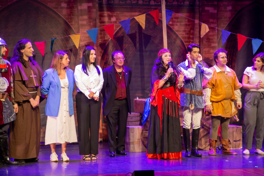 MOITA - No Forum Cultural José Manuel Figueiredo GATEM rEstreia em apoteose Teatro Musicado «O Corcunda de Notre Dame»