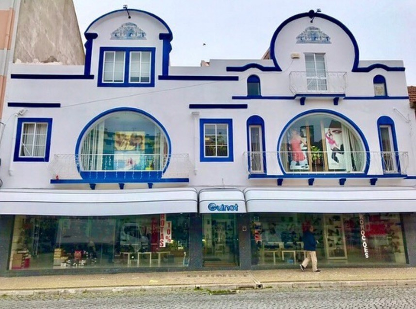 Por dentro dos Dias - Barreiro Requalificação da Rua Miguel Bombarda Sapataria Guinot com raízes em 1937 encerra portas em 2025.