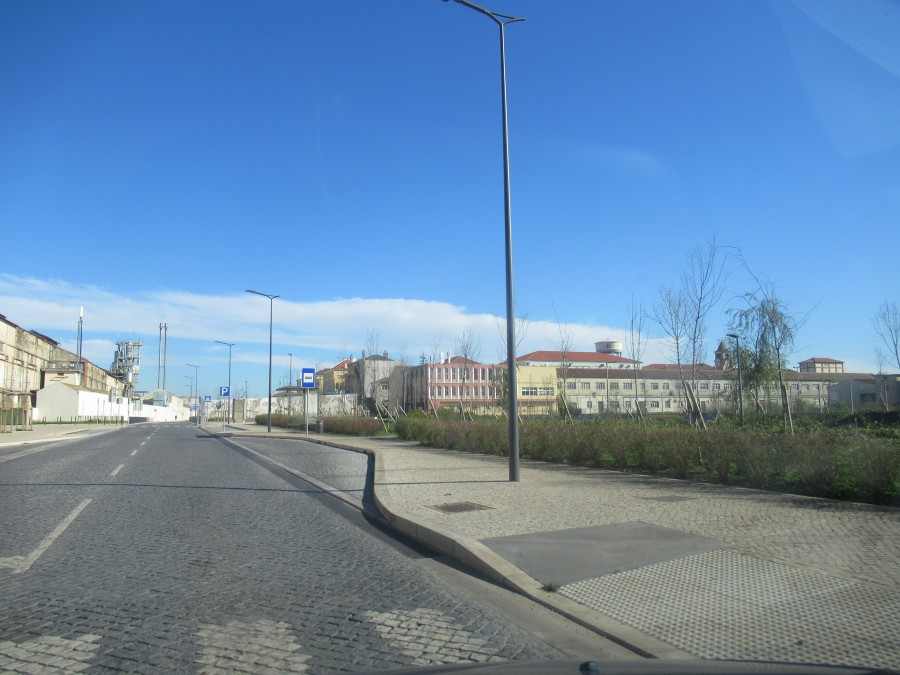 Por dentro dos dias - Barreiro Há dez anos o espaço murado da fábrica abriu-se à cidade.