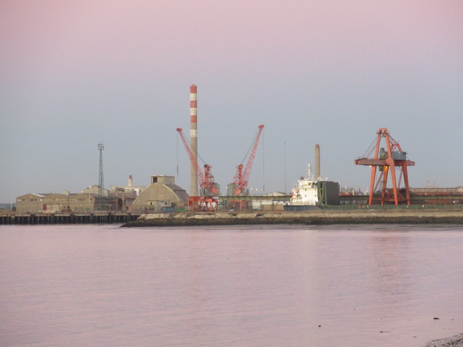 Por dentro dos dias - Barreiro Lavei-me meus olhos no Tejo