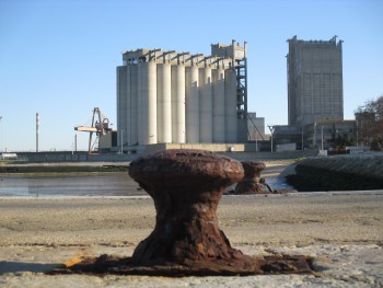 Barreiro - Uma pedra redonda Caminhando pelas margens do Tejo