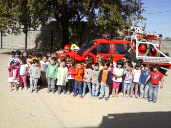 Barreiro - Bombeiros Voluntários do Sul e Sueste Apresentaram equipamentos no Jardim de Infância da Fonte do Feto