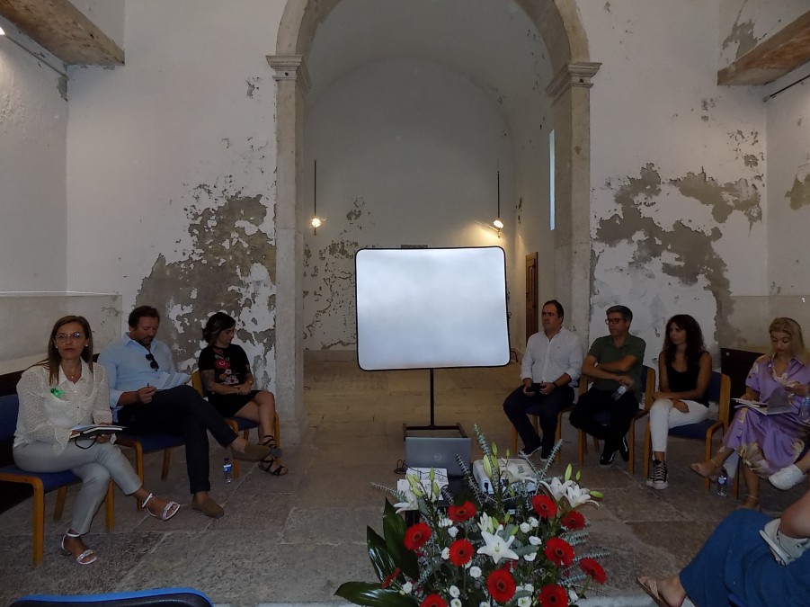 Centro Hospitalar Barreiro Montijo ARTICULAÇÃO COM A COMUNIDADE FOI O MOTE DO ENCONTRO DO . DIA MUNDIAL DA SAÚDE MENTAL