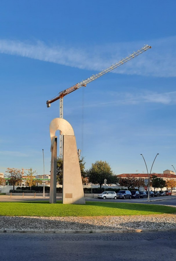 As GRUAS Por António Sousa Pereira Barreiro