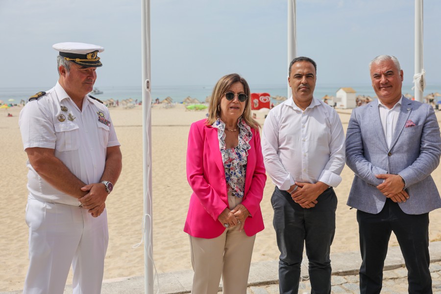Cinco praias do concelho de Setúbal com excelência da água. Figueirinha hasteia Bandeira Azul e Bandeira de Praia Acessível