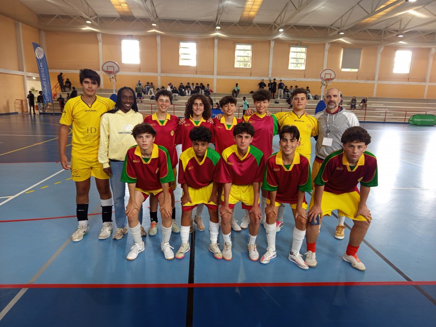 BARREIRO - Colégio Minerva no Desporto Escolar Sagrou-se bi campeão regional de futsal sub 15 masculino