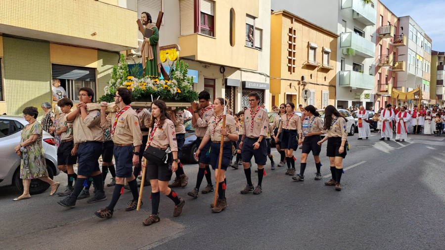 BARREIRO - Procissão na vila de Santo André Um marco emblemático das festas tradicionais de junho