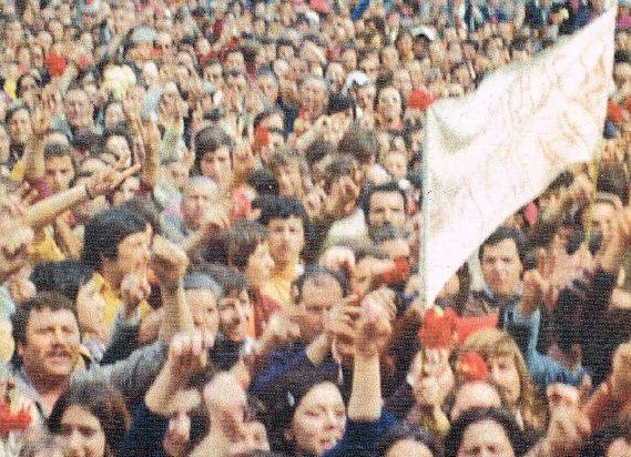 Barreiro escreve-se com a palavra Liberdade Obrigado aos homens e mulheres que lutaram por Abril!