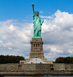 Efemérides - Dia 17 de Junho Estátua da Liberdade chega a Nova Iorque