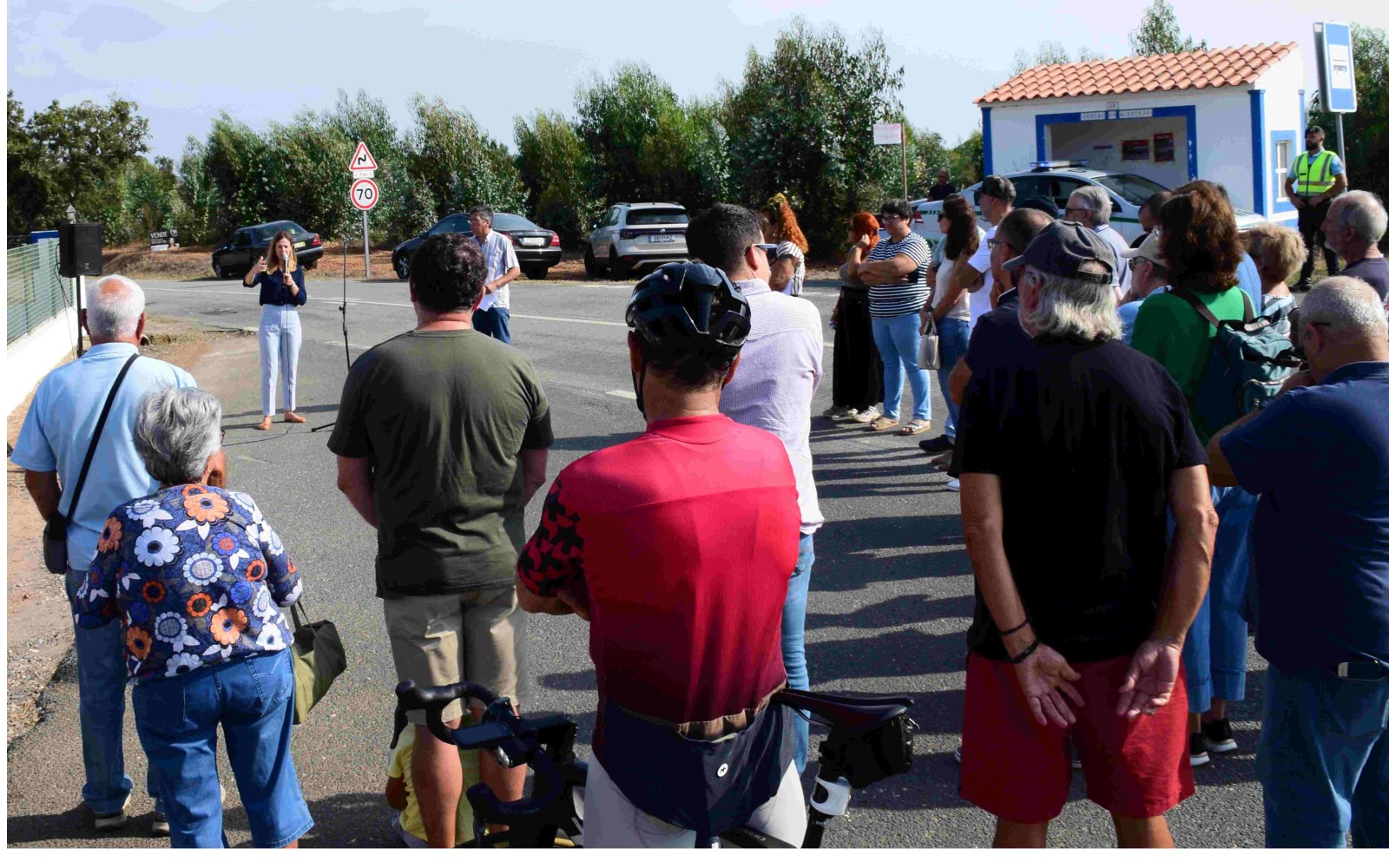 Santiago do Cacém - Concentração de Utentes da Estrada Nacional nº 120 A estrada numa extensão de cerca de 20 Km está intransitável