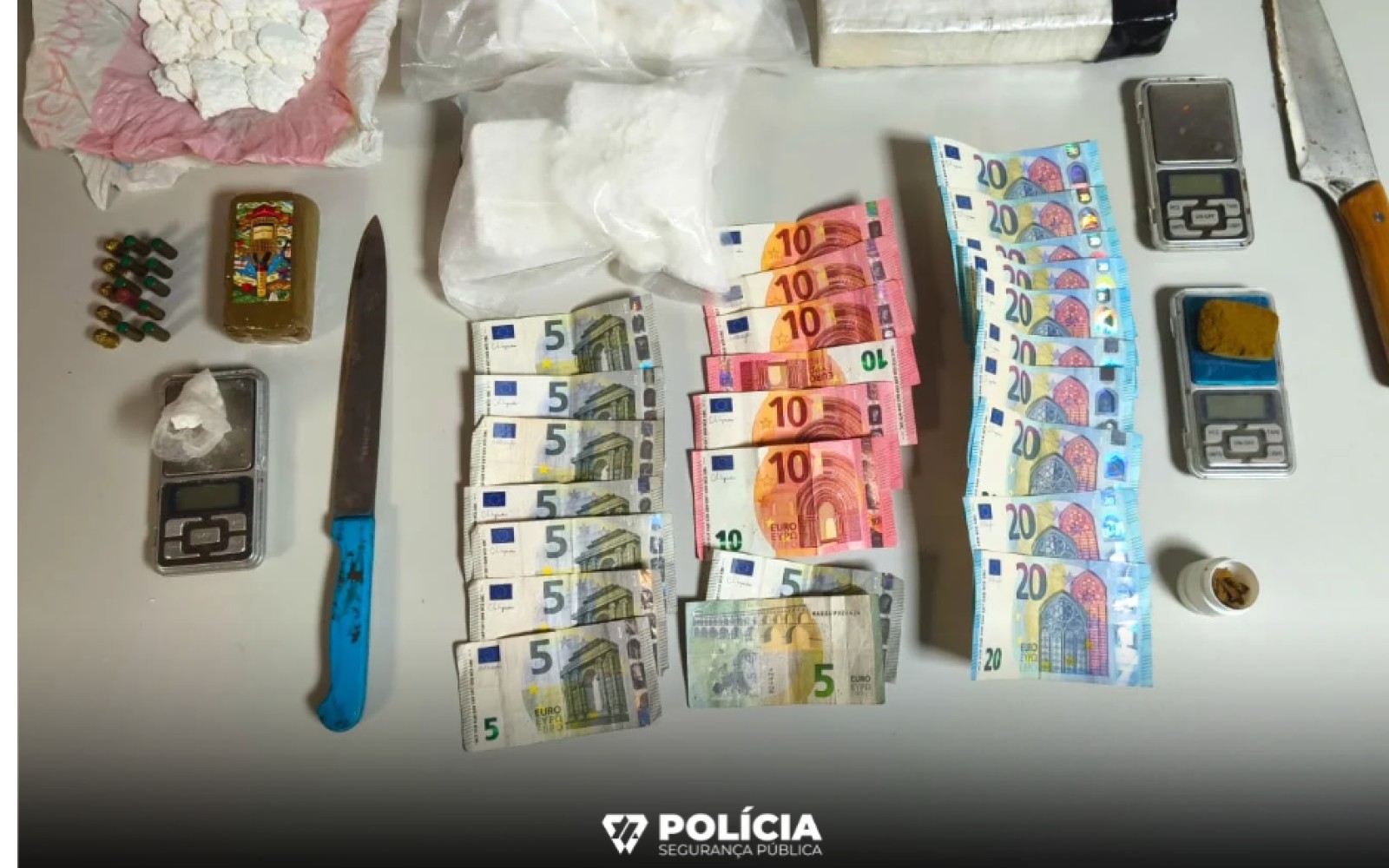 Barreiro – Três detidos por tráfico de droga Droga apreendida tem um valor superior a 40 mil euros