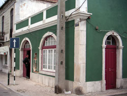 Barreiro Antigo com balneários públicos