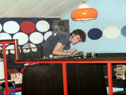 Semana da Juventude DJ SHIMMY em actuação no PORTÃO