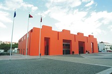 No Barreiro AMAC encerra sala de espectáculos . De 2 de Julho a 9 de Setembro