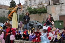 Carnaval infantil em Azeitão - Setúbal Cerca de 300 pessoas - alunos, professores e pessoal não docente