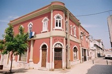NO CINE CLUBE DO BARREIRO Reunião do Conselho para Reabilitação e Desenvolvimento do Barreiro Antigo