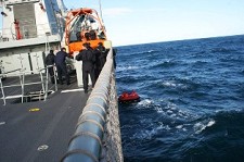 NRP Viana do Castelo recuperou a balsa salva-vidas do «Virgem do Sameiro»