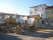 Demolição de edifício no Lavradio - Barreiro Após posse administrativa tomada decisão de demolição