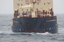 Explosão a bordo de navio petroleiro Incêndio foi extinto e o risco de acidente ambiental é mínimo