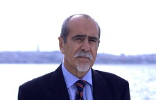 A GALINHA DOS OVOS DE OURO Por Nuno Santa Clara Barreiro