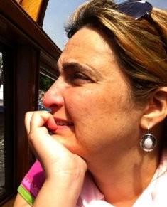 Ser Feliz não é uma opção Por Cristina Mira Santos Barreiro