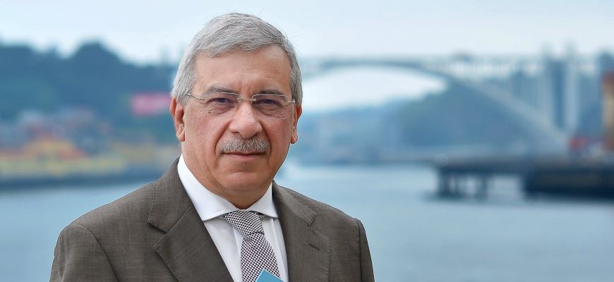 Mais Tempo para o Doente Por João Araújo Correia Porto
