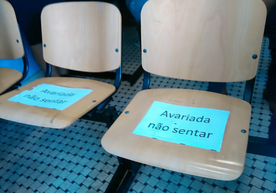Segurança Social no Barreiro - «Por favor, aguarde aí um pouco... de pé!» Por Gonçalo Graça