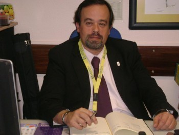 PROFISSÃO? ASSISTENTE SOCIAL EM PORTUGAL DESEMPREGADO, INGLATERRA VALORIZADO Por Vítor Bento Munhão Barreiro
