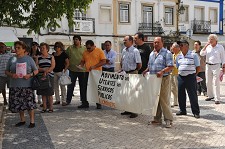 Movimento de Utentes dos Serviços Públicos de Alcochete Manifestação em frente às instalações dos serviços de correios
