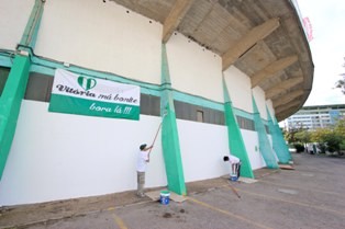 Embelezamento e reabilitação no Estádio do Bonfim em Setúbal Contou com mais de três centenas de voluntários