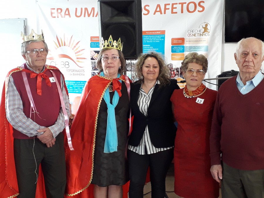 Moita - Centro dos Reformados e Idosos da Baixa da Banheira Baile da Pinha uma tradição que a instituição recuperou