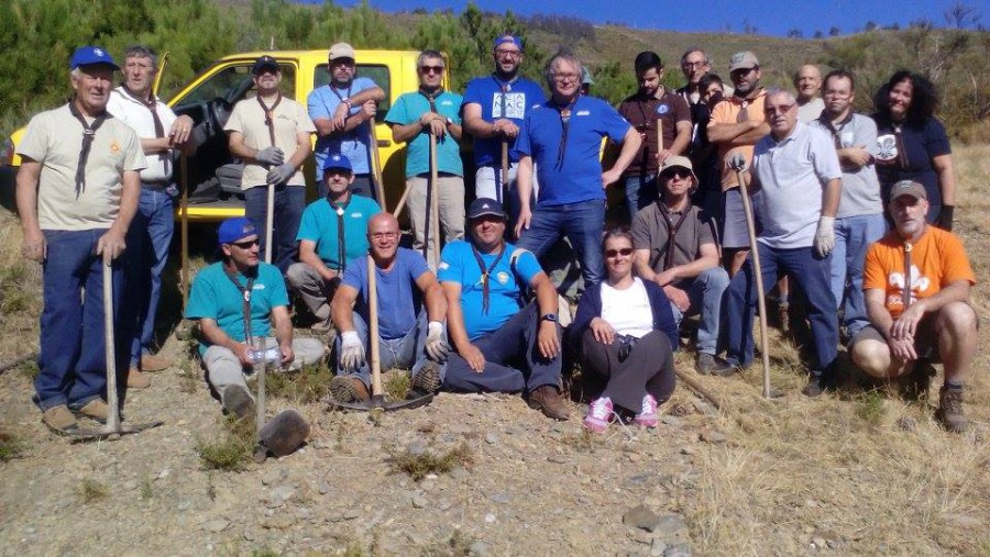 Escuteiros adultos da região de Setúbal Ajudam na reflorestação da Serra da Estrela