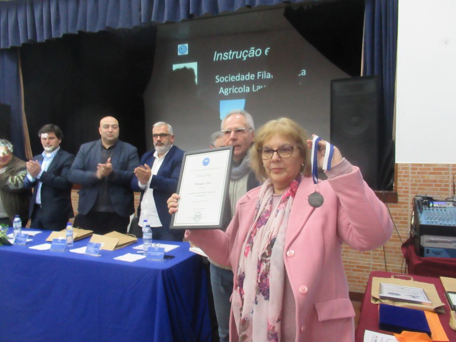 Barreiro - Federação das Colectividades Distrito de Setúbal Atribui Medalha de Instrução e Arte à SFAL