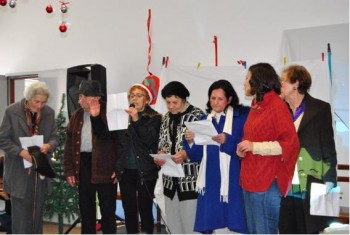 Moita - Centro dos Reformados e Idosos da Baixa da Banheira Festa de Natal uniu crianças e idosos