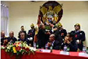 Barreiro - Bombeiros Voluntários do Sul e Sueste comemoram 123º aniversário Ambulância de Emergência recebe nome de Carlos Humberto de Carvalho