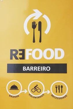 Re-food Barreiro comemora 2 anos ao serviço da comunidade Mensalmente apoia mais de 600 pessoas . Em 2021 mais de 130000 refeições