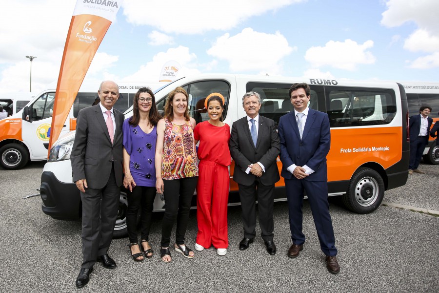 Barreiro - Entrega viatura adaptada à Cooperativa de Solidariedade Social RUMO No âmbito da 11.ª edição da Frota Solidária da Fundação Montepio