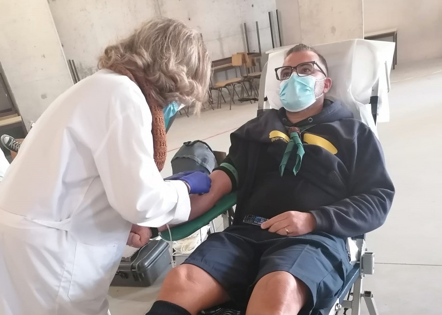 Santo André / Barreiro – População respondeu ao apelo para doar sangue Santo André / Barreiro – População respondeu ao apelo para doar sangue Foram 64 pessoas que partilharam o seu sangue . 32 pela primeira vez