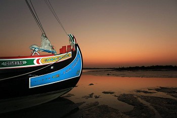 Moita - Ver o pôr-do-sol no rio Tejo no varino «O Boa Viagem»