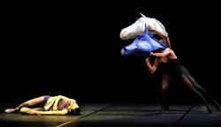 Na Baixa da Banheira No Fórum Cultural José Manuel Figueiredo “Sapatos Mágicos” pela Companhia Portuguesa de Bailado Contemporâneo