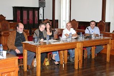 Colóquio das Artes em Setúbal Os "´opinion makers´ dos órgãos de comunicação social estão centrados na actividade política"