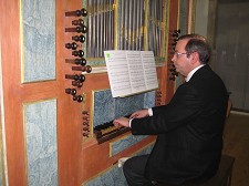 Na Igreja de Nossa Senhora do Rosário - Barreiro António Duarte abre «Temporada de Música para Órgão – 2009» . Uma noite de ritmo e serenidade